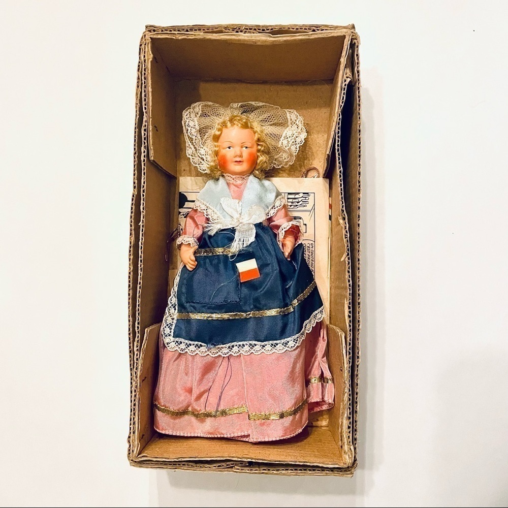 Vintage World-Wide Doll Club Reims Champagne France Christiane French Poupee